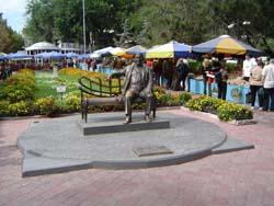 Памятник Л. О. Утесову